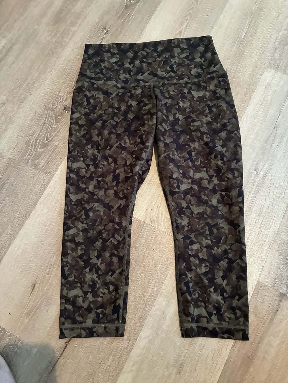 Lululemon Camo Green High Rise Crop Leggings